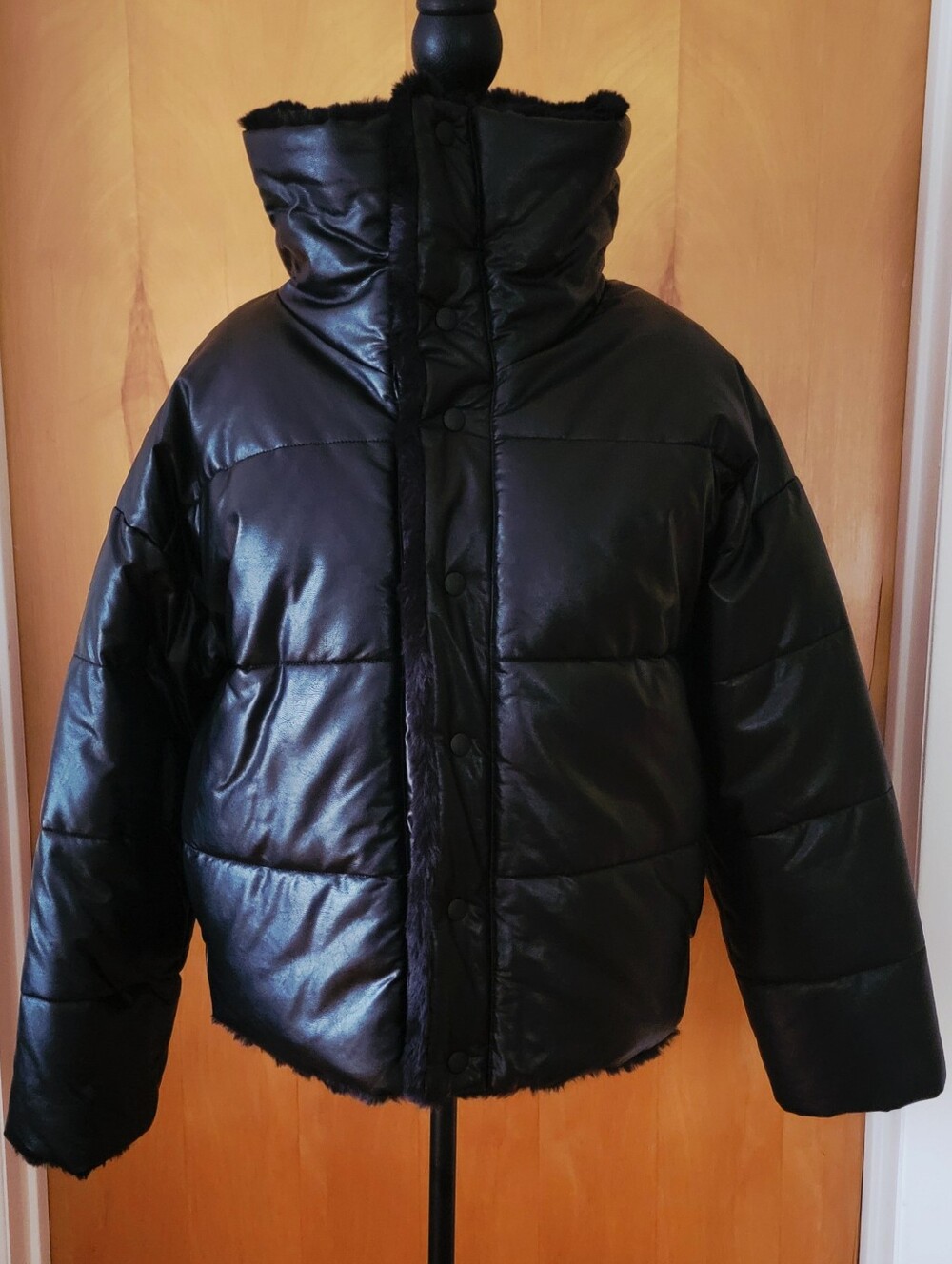 EXPRESS Black Reversible Faux Leather Plush Fur Puffer Jacket - Size S